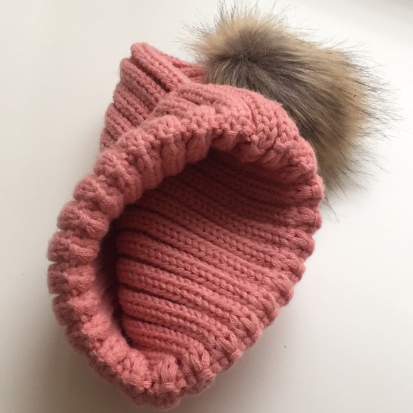 NWT Pink Toque - Faux Fur Pom Pom - Picture 7 of 7